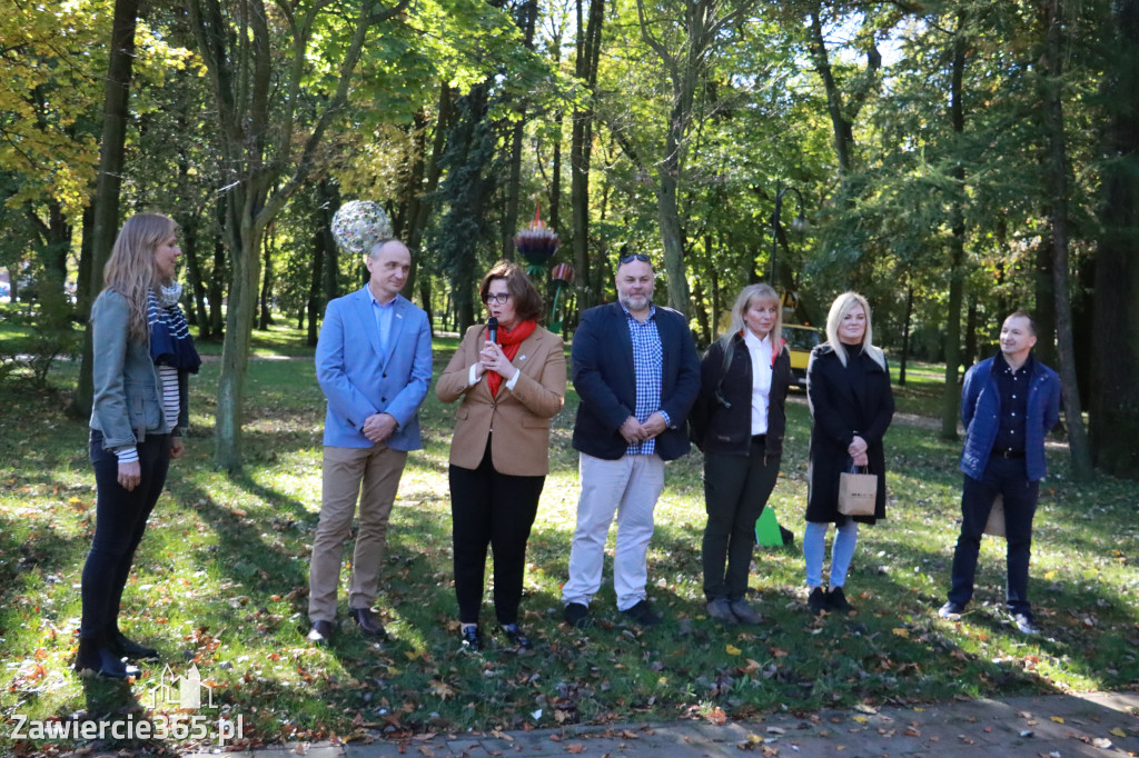 Fotorelacja: Światowy Dzień Drzewa w Zawierciu