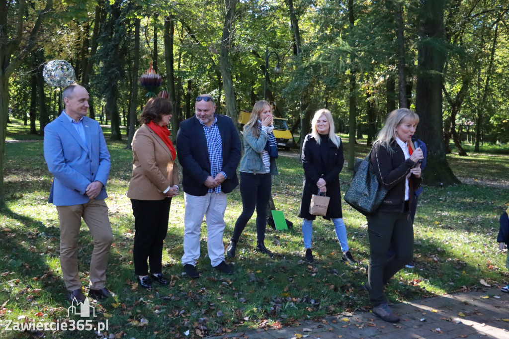 Fotorelacja: Światowy Dzień Drzewa w Zawierciu