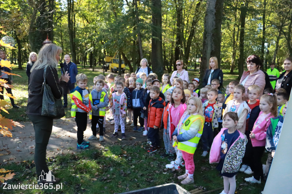 Fotorelacja: Światowy Dzień Drzewa w Zawierciu