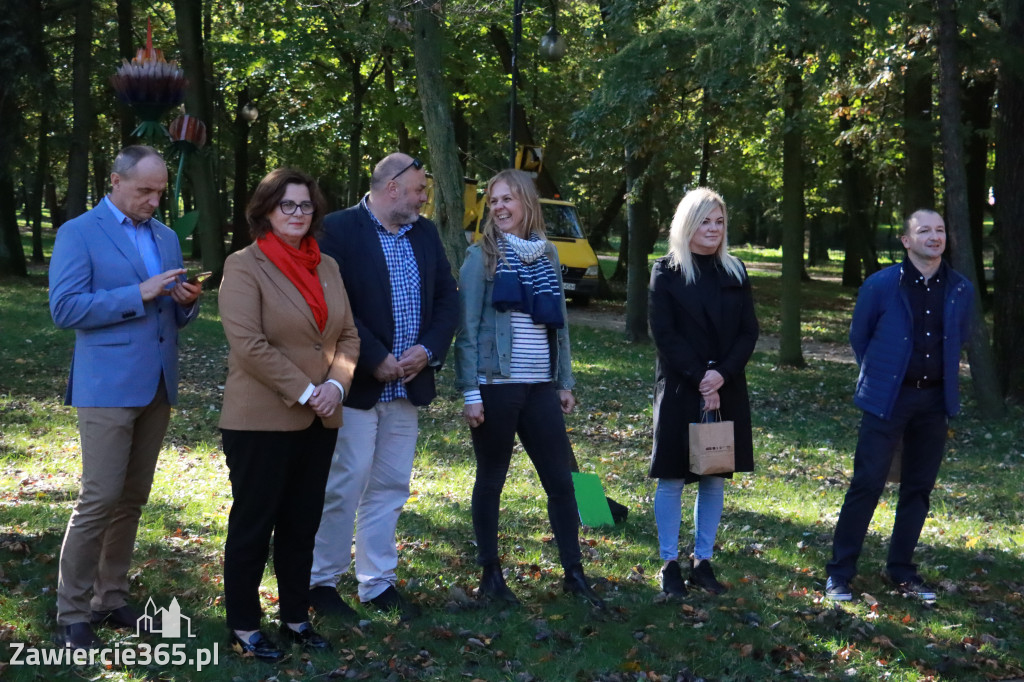 Fotorelacja: Światowy Dzień Drzewa w Zawierciu