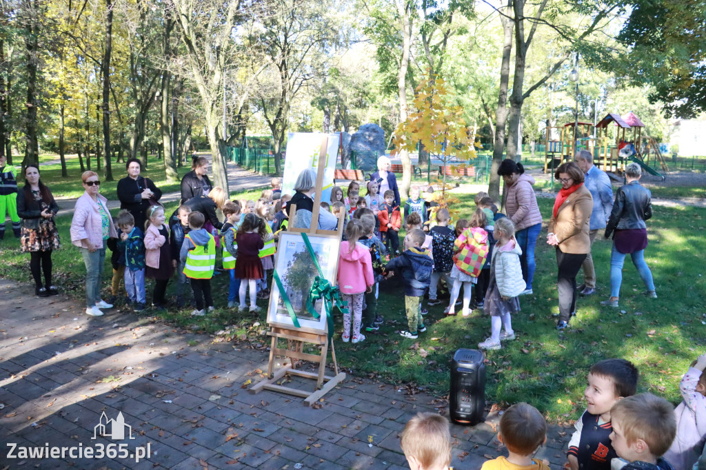 Fotorelacja: Światowy Dzień Drzewa w Zawierciu