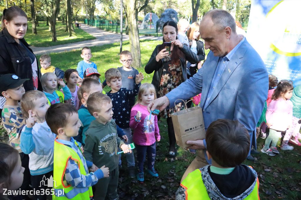 Fotorelacja: Światowy Dzień Drzewa w Zawierciu