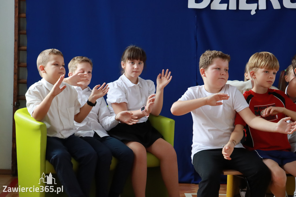 Fotorelacja: Dzień Edukacji Narodowej w Sp4 Zawiercie