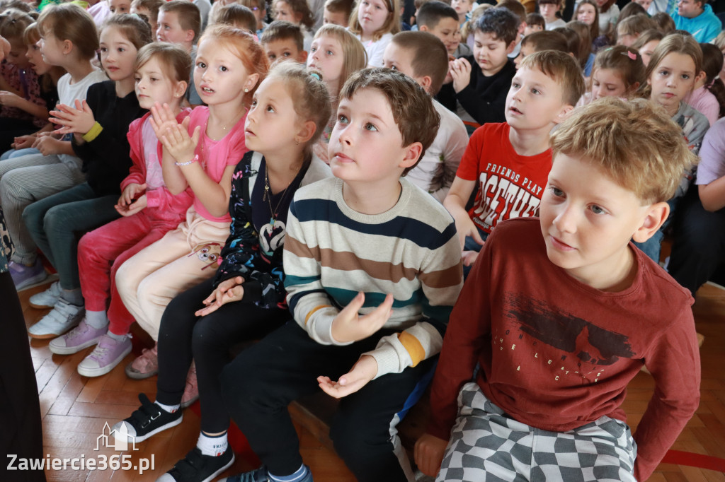 Fotorelacja: Dzień Edukacji Narodowej w Sp4 Zawiercie