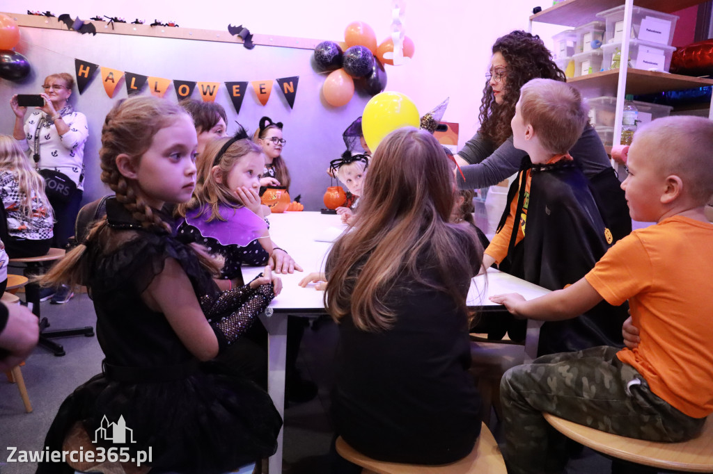 Fotorelacja: Halloween w Małym Centrum Nauki SOWA w Zawierciu