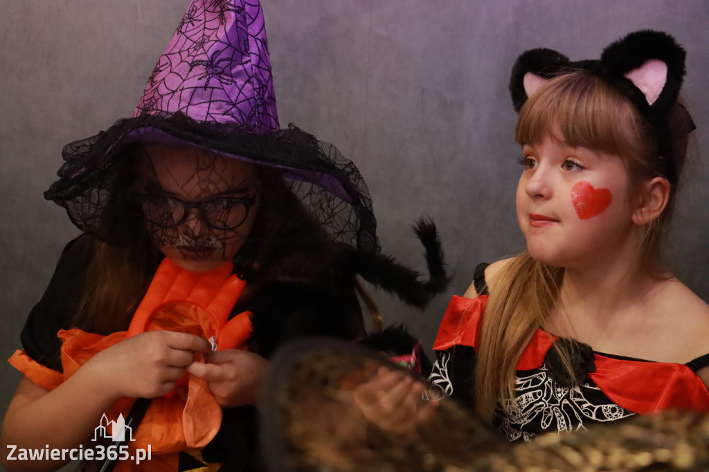 Fotorelacja: Halloween w Małym Centrum Nauki SOWA w Zawierciu