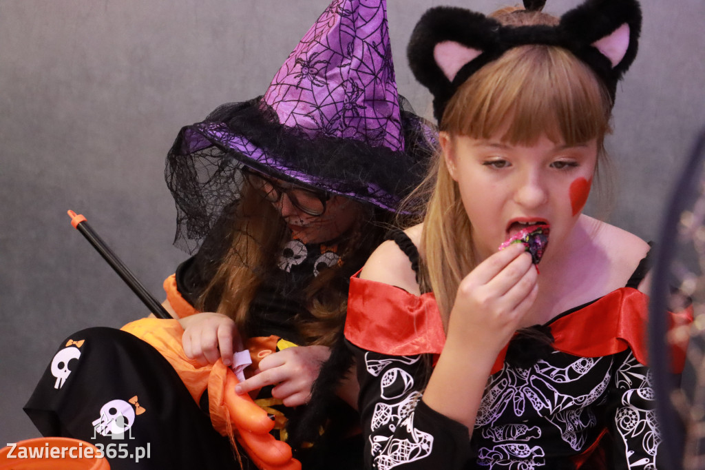 Fotorelacja: Halloween w Małym Centrum Nauki SOWA w Zawierciu