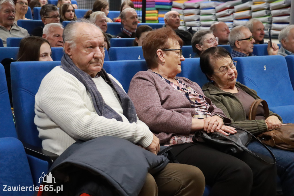 Fotorelacja: NIEPODLEGŁEJ CZEŚĆ I CHWAŁA w MOK Zawiercie