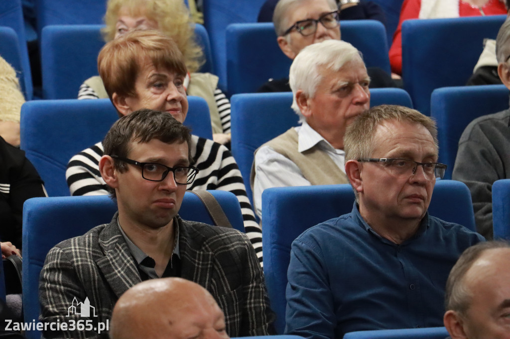 Fotorelacja: NIEPODLEGŁEJ CZEŚĆ I CHWAŁA w MOK Zawiercie