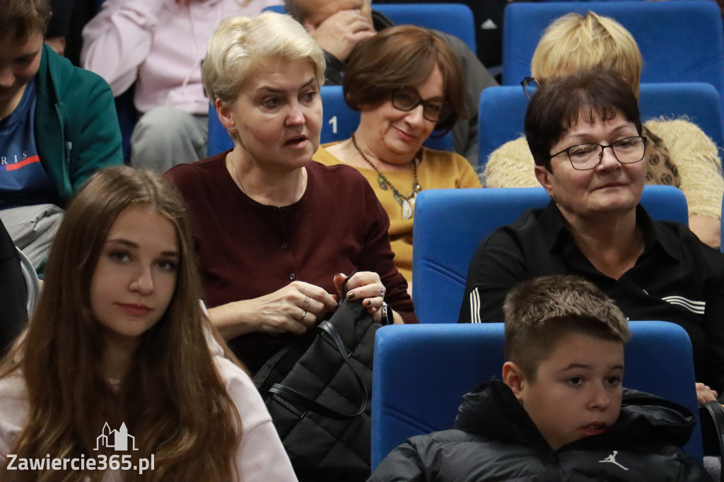 Fotorelacja: NIEPODLEGŁEJ CZEŚĆ I CHWAŁA w MOK Zawiercie