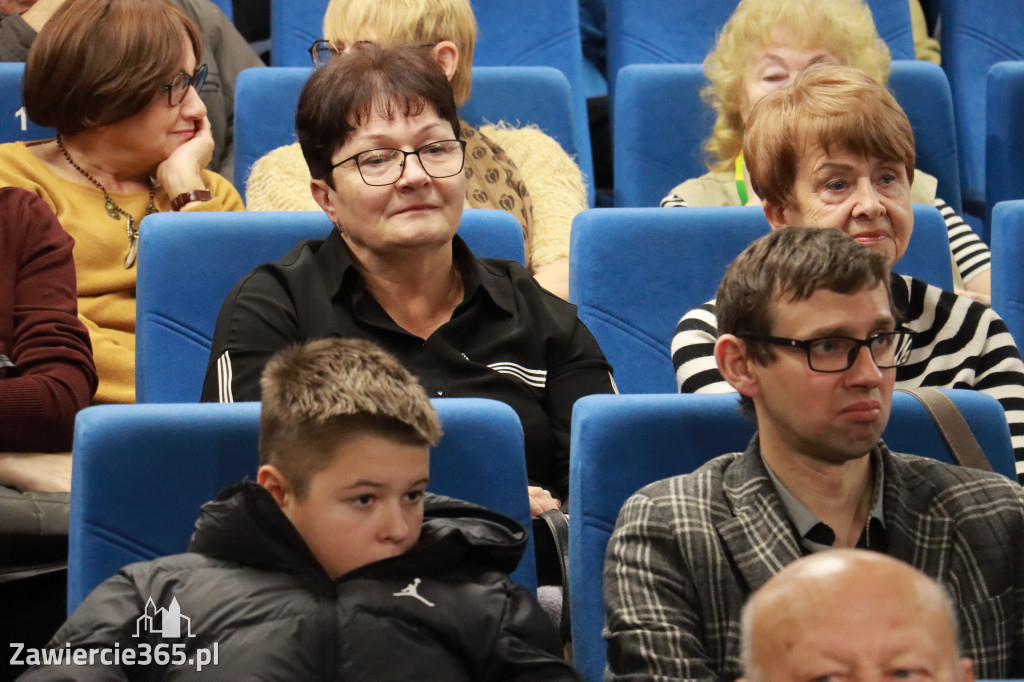 Fotorelacja: NIEPODLEGŁEJ CZEŚĆ I CHWAŁA w MOK Zawiercie