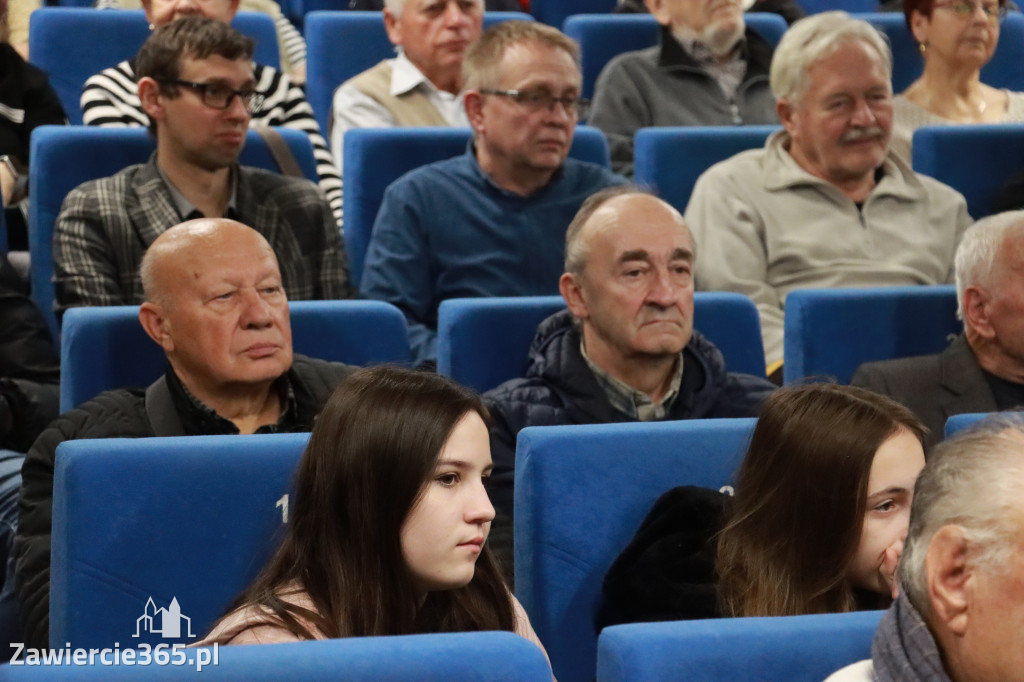 Fotorelacja: NIEPODLEGŁEJ CZEŚĆ I CHWAŁA w MOK Zawiercie