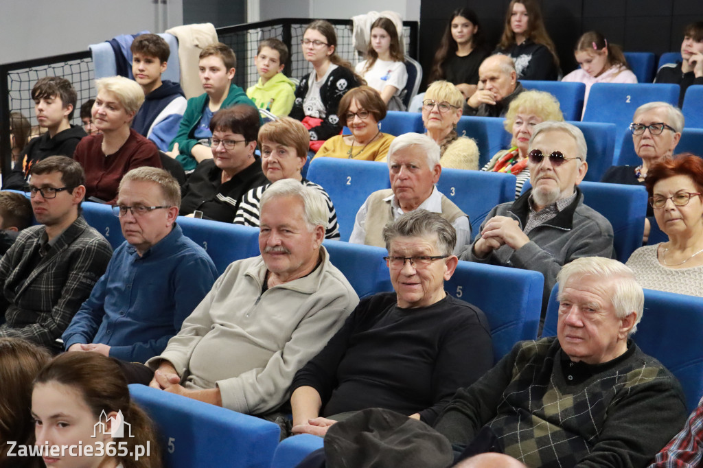 Fotorelacja: NIEPODLEGŁEJ CZEŚĆ I CHWAŁA w MOK Zawiercie