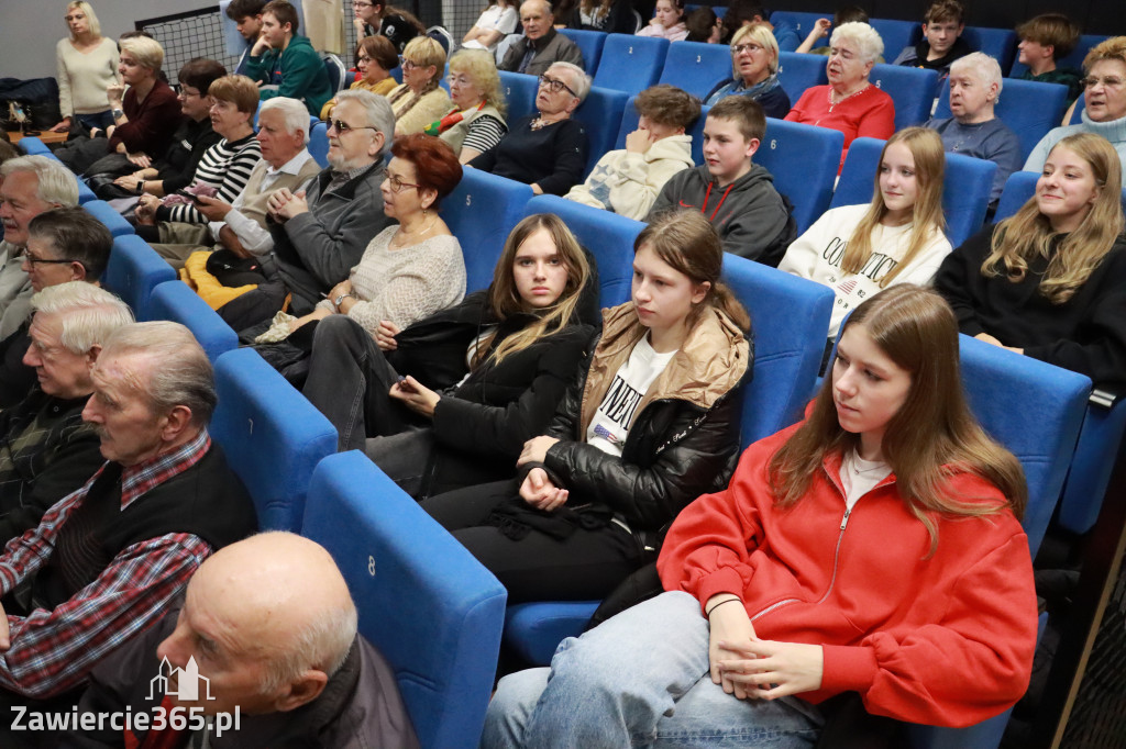 Fotorelacja: NIEPODLEGŁEJ CZEŚĆ I CHWAŁA w MOK Zawiercie