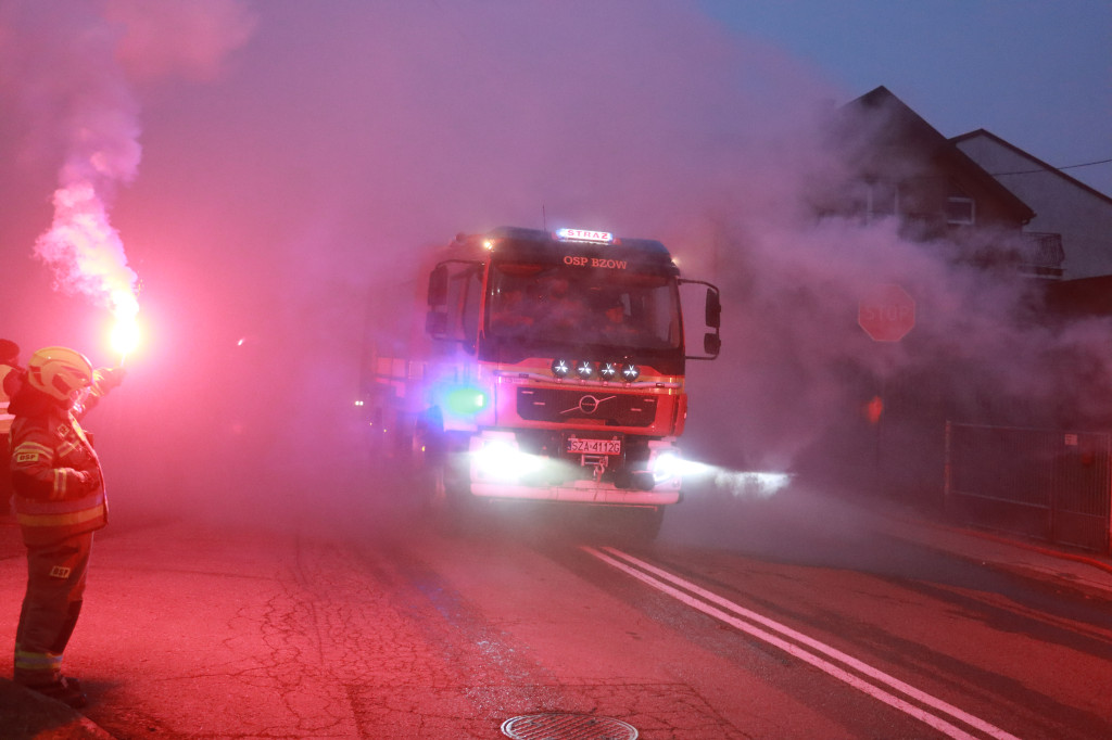 Fotorelacja: Powitanie nowego samochodu ratowniczo-gaśniczego w OSP Zawiercie-Bzów