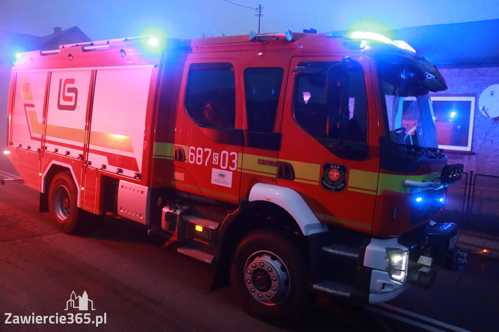 Fotorelacja: Powitanie nowego samochodu ratowniczo-gaśniczego w OSP Zawiercie-Bzów