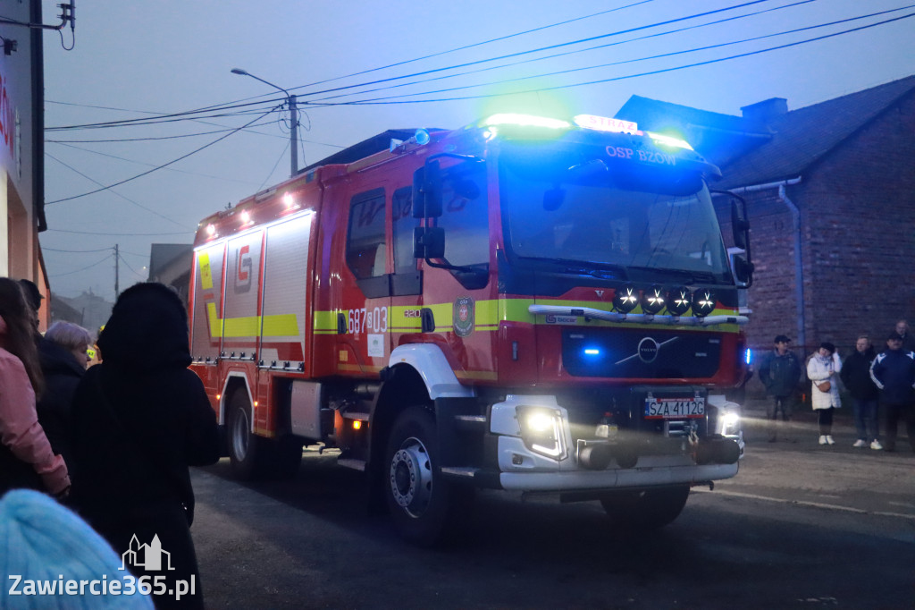 Fotorelacja: Powitanie nowego samochodu ratowniczo-gaśniczego w OSP Zawiercie-Bzów