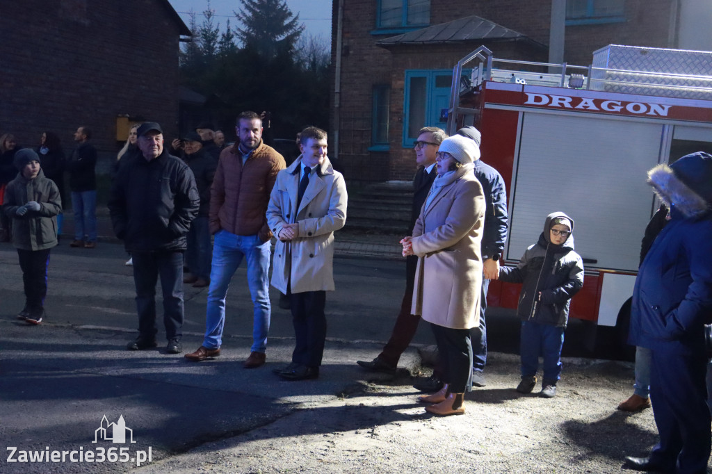 Fotorelacja: Powitanie nowego samochodu ratowniczo-gaśniczego w OSP Zawiercie-Bzów