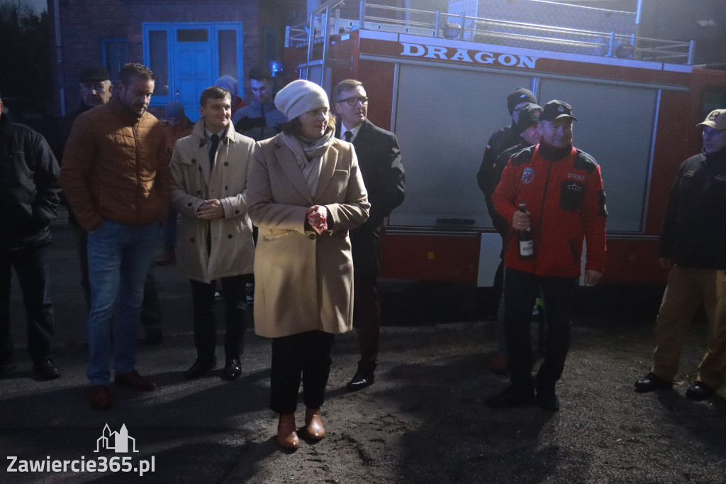 Fotorelacja: Powitanie nowego samochodu ratowniczo-gaśniczego w OSP Zawiercie-Bzów