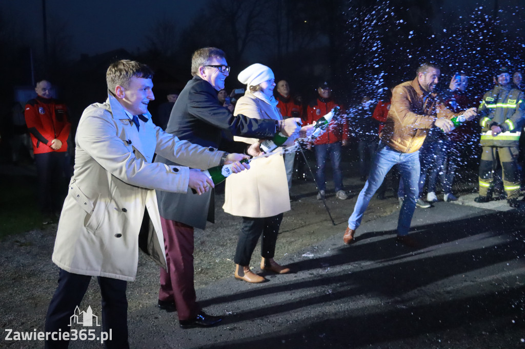 Fotorelacja: Powitanie nowego samochodu ratowniczo-gaśniczego w OSP Zawiercie-Bzów