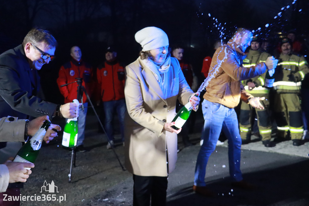 Fotorelacja: Powitanie nowego samochodu ratowniczo-gaśniczego w OSP Zawiercie-Bzów