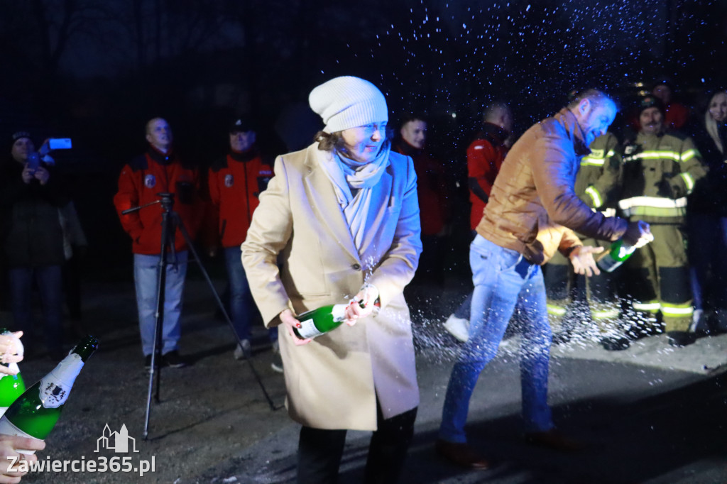 Fotorelacja: Powitanie nowego samochodu ratowniczo-gaśniczego w OSP Zawiercie-Bzów