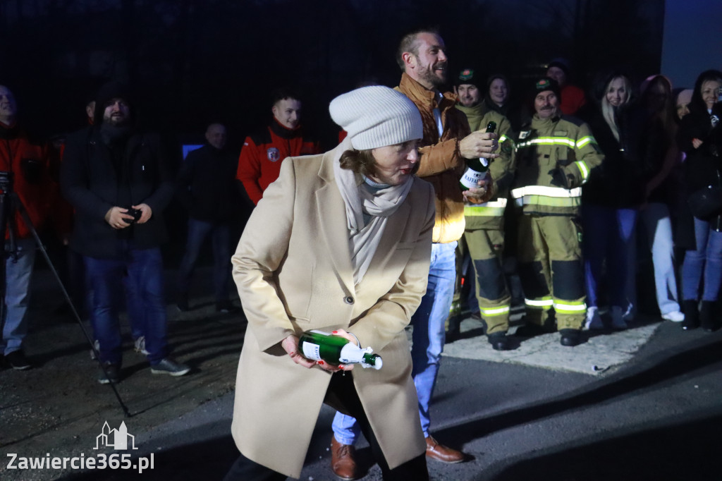 Fotorelacja: Powitanie nowego samochodu ratowniczo-gaśniczego w OSP Zawiercie-Bzów