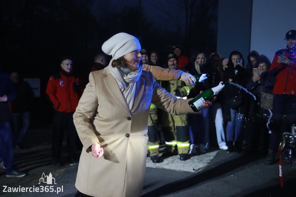 Fotorelacja: Powitanie nowego samochodu ratowniczo-gaśniczego w OSP Zawiercie-Bzów