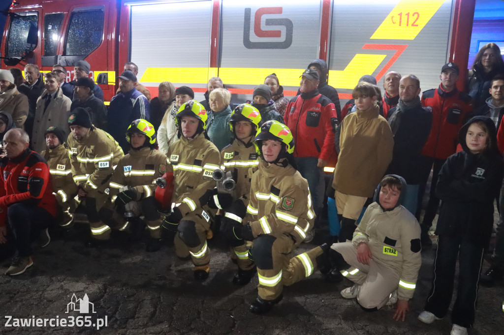 Fotorelacja: Powitanie nowego samochodu ratowniczo-gaśniczego w OSP Zawiercie-Bzów