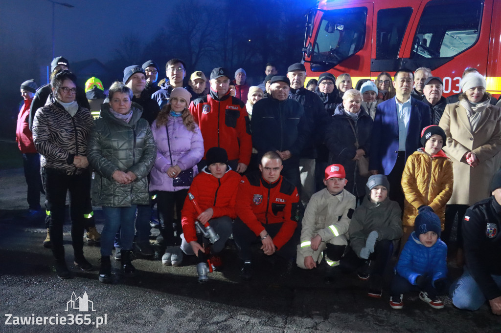 Fotorelacja: Powitanie nowego samochodu ratowniczo-gaśniczego w OSP Zawiercie-Bzów