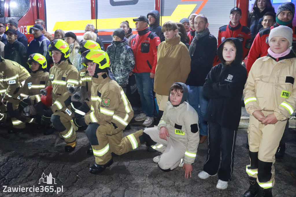 Fotorelacja: Powitanie nowego samochodu ratowniczo-gaśniczego w OSP Zawiercie-Bzów