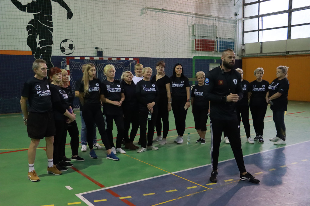 Fotorelacja: Pierwsze pokazowe zajęcia Walking Football w Zawierciu