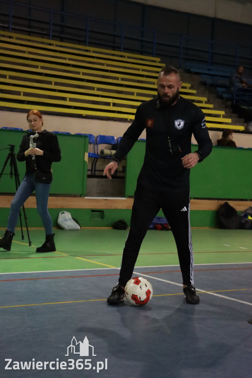 Fotorelacja: Pierwsze pokazowe zajęcia Walking Football w Zawierciu