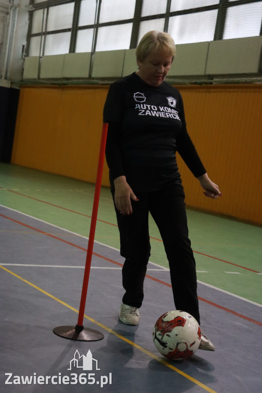 Fotorelacja: Pierwsze pokazowe zajęcia Walking Football w Zawierciu