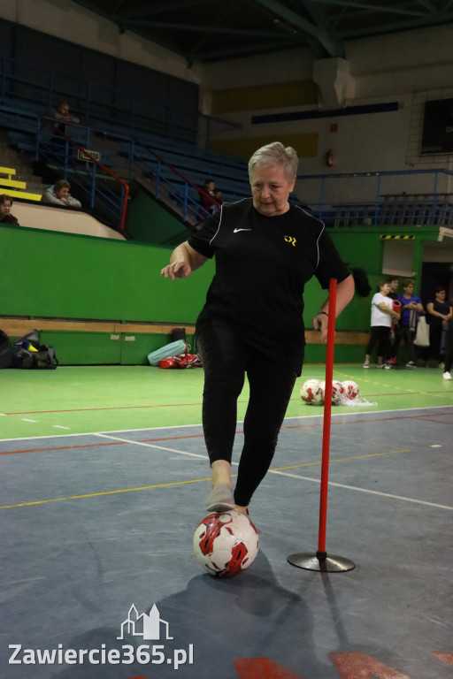 Fotorelacja: Pierwsze pokazowe zajęcia Walking Football w Zawierciu