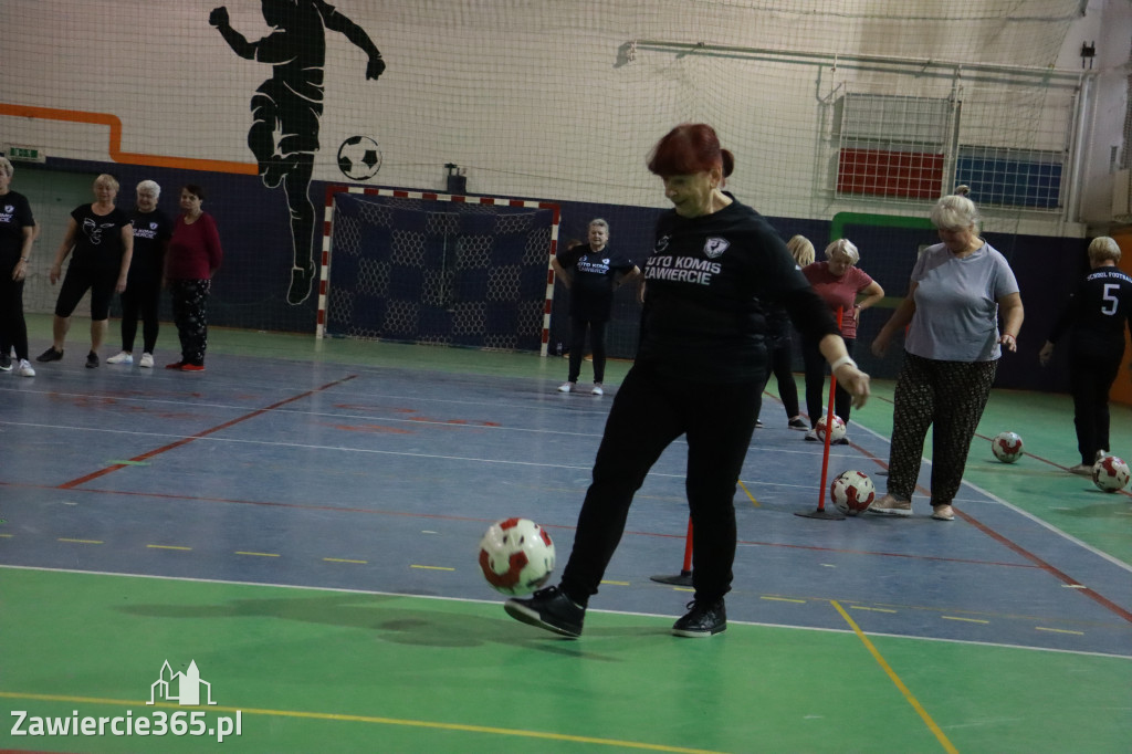 Fotorelacja: Pierwsze pokazowe zajęcia Walking Football w Zawierciu
