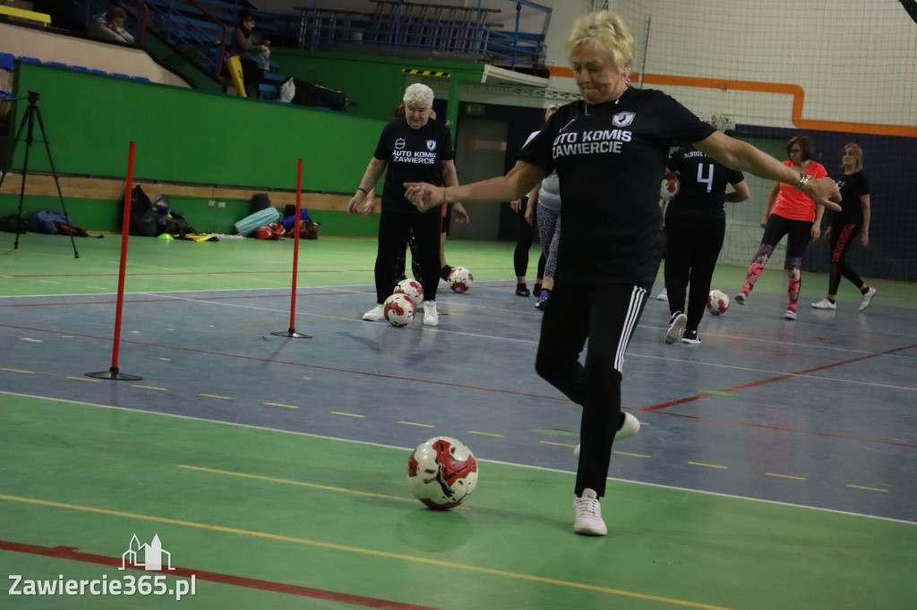 Fotorelacja: Pierwsze pokazowe zajęcia Walking Football w Zawierciu