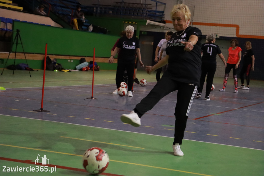 Fotorelacja: Pierwsze pokazowe zajęcia Walking Football w Zawierciu