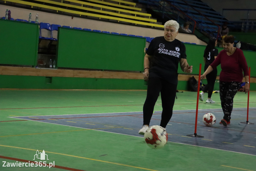 Fotorelacja: Pierwsze pokazowe zajęcia Walking Football w Zawierciu