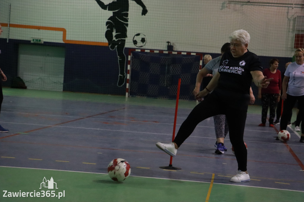 Fotorelacja: Pierwsze pokazowe zajęcia Walking Football w Zawierciu
