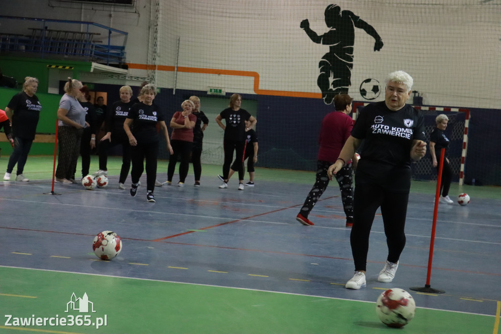 Fotorelacja: Pierwsze pokazowe zajęcia Walking Football w Zawierciu