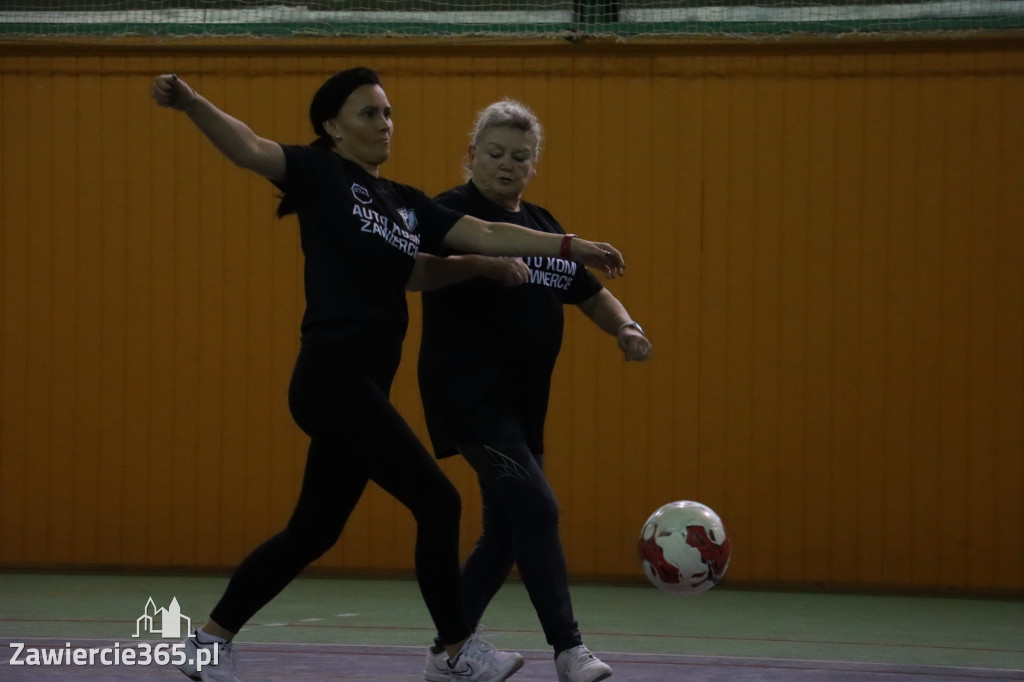 Fotorelacja: Pierwsze pokazowe zajęcia Walking Football w Zawierciu