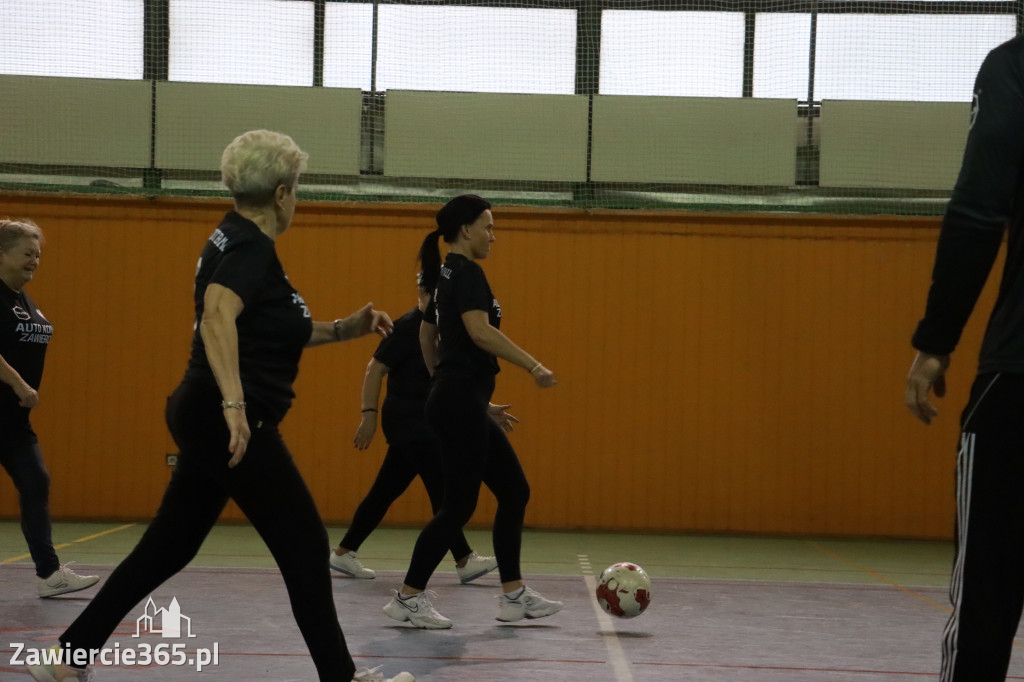 Fotorelacja: Pierwsze pokazowe zajęcia Walking Football w Zawierciu