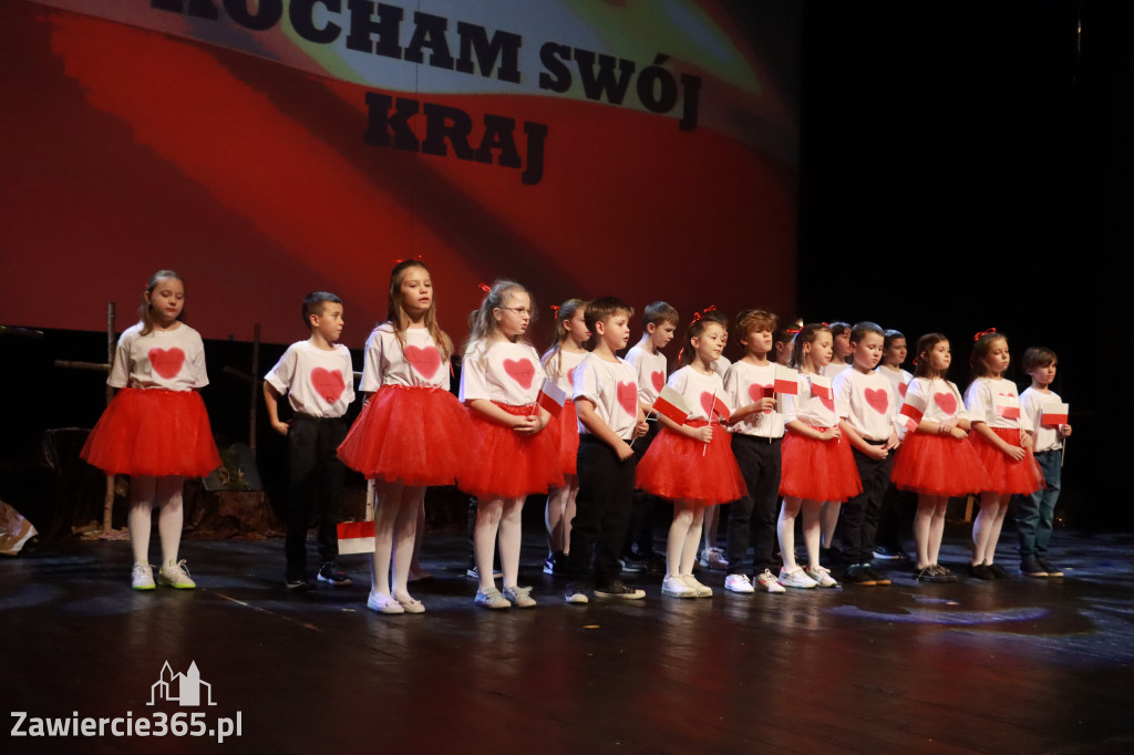 Fotorelacja: Patriotyczne widowisko i „Dziady” w wykonaniu Sp5 Zawiercie