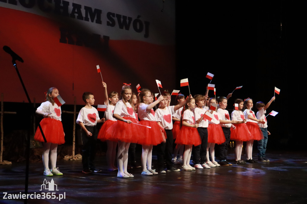 Fotorelacja: Patriotyczne widowisko i „Dziady” w wykonaniu Sp5 Zawiercie