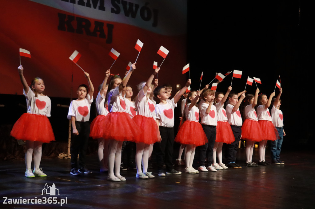 Fotorelacja: Patriotyczne widowisko i „Dziady” w wykonaniu Sp5 Zawiercie