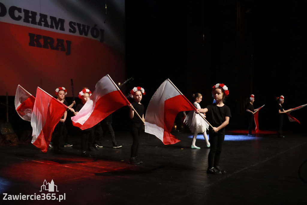 Fotorelacja: Patriotyczne widowisko i „Dziady” w wykonaniu Sp5 Zawiercie