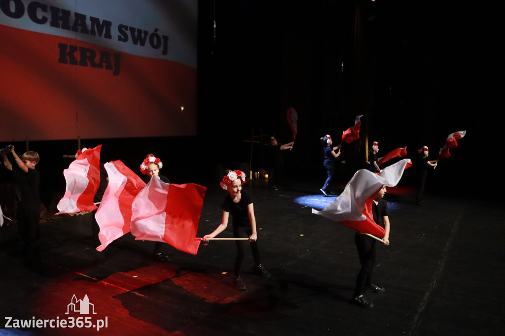 Fotorelacja: Patriotyczne widowisko i „Dziady” w wykonaniu Sp5 Zawiercie