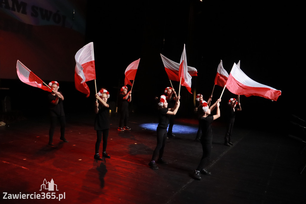 Fotorelacja: Patriotyczne widowisko i „Dziady” w wykonaniu Sp5 Zawiercie