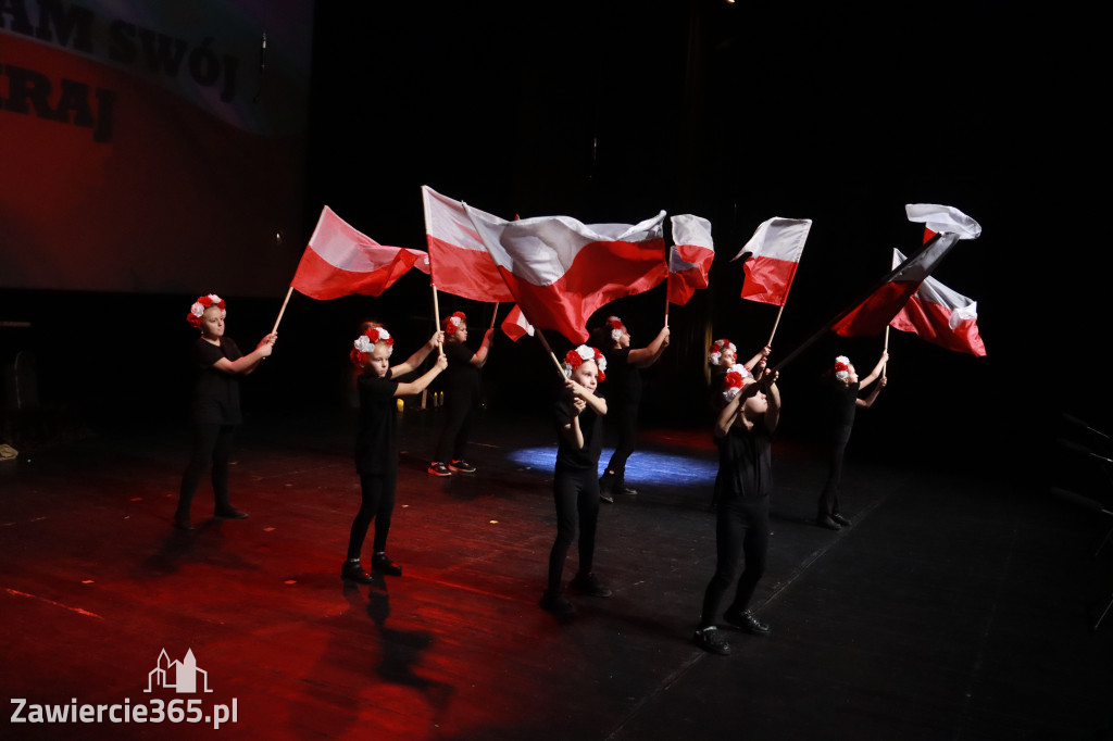 Fotorelacja: Patriotyczne widowisko i „Dziady” w wykonaniu Sp5 Zawiercie